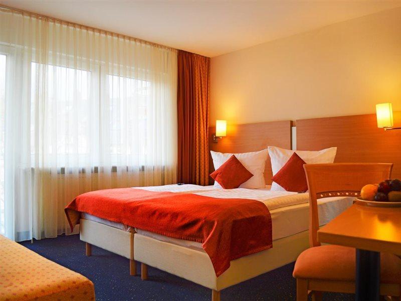 Hotel Plaza Frankfurt am Main Dış mekan fotoğraf