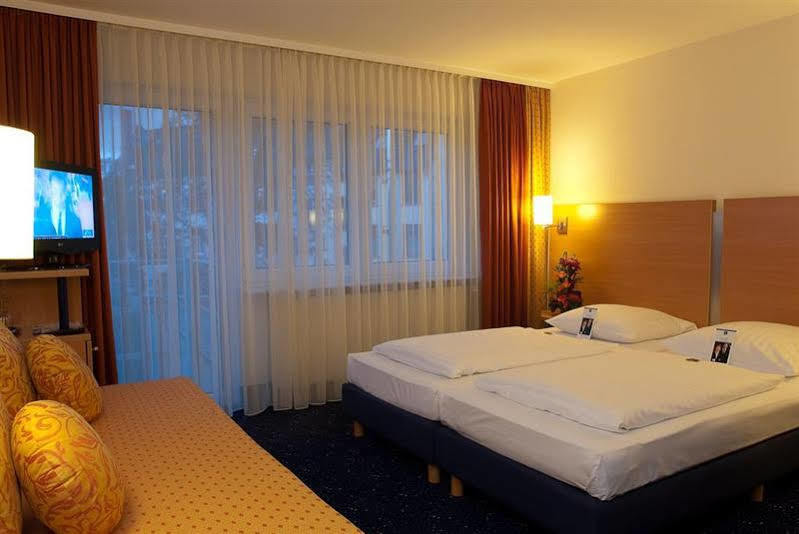 Hotel Plaza Frankfurt am Main Dış mekan fotoğraf