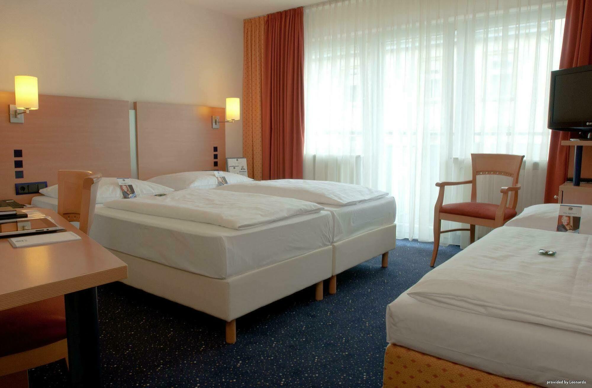 Hotel Plaza Frankfurt am Main Dış mekan fotoğraf